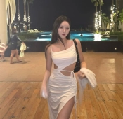 치어리더 이진 골반 드러난 아찔한  화이트 나시 원피스