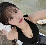 치어리더 이호은 가슴골 사복 홀터넥