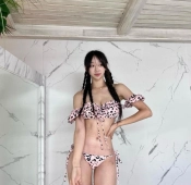 치어리더 허수미 꿀벅지 튜브탑 프릴 비키니 몸매