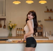 치어리더 김도아 꿀벅지 브라 비치는 시스루티  핫팬츠 몸매