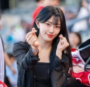 치어리더 조다정 가슴 봉긋 사복입고 셀카 미모