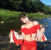 치어리더 박민서 야꼽 계곡에서 빨간 프릴 비키니