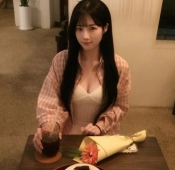 치어리더 박민서 가슴골 사복 데이트 여친룩