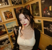 치어리더 조연주 가슴 묵직 사복 흰나시