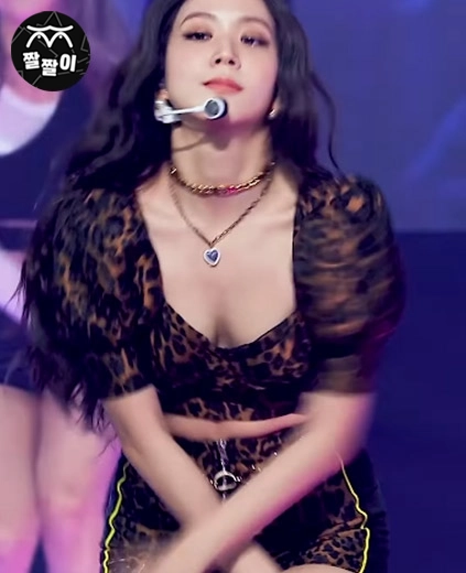 은근 쌔끈한 블랙핑크 지수