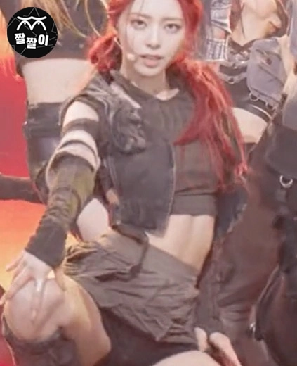 있지 유나 적나라하게 벌려주는 Y존