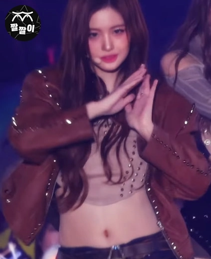 엔믹스 설윤 색기 가득 야한 배꼽 노출
