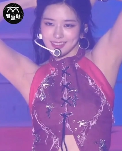 아이브 안유진 물오른 색기 야드랑이 오픈 노출