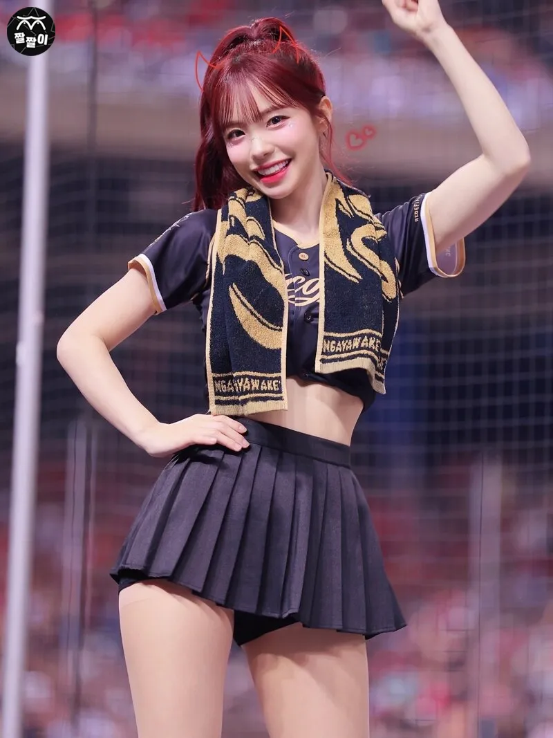 이다혜 허벅지사이 검정 브리프