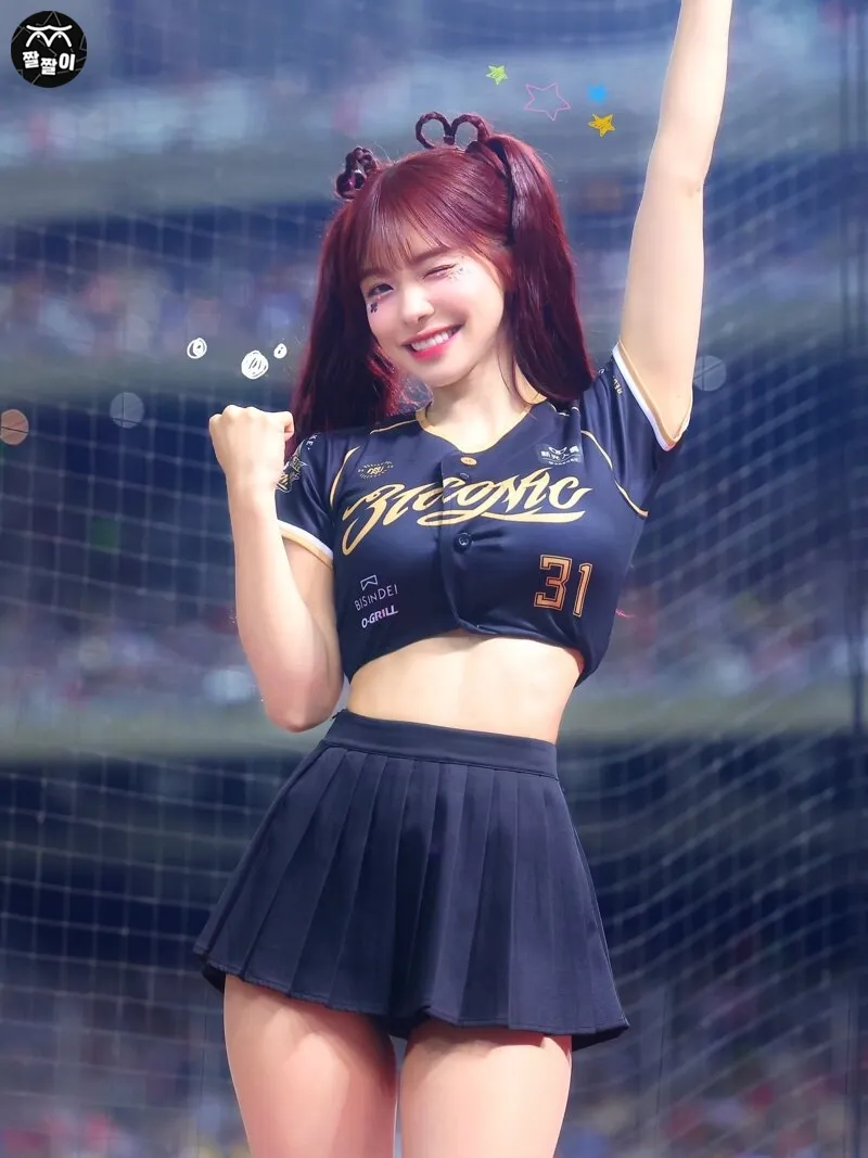 이다혜 허벅지사이 검정 브리프