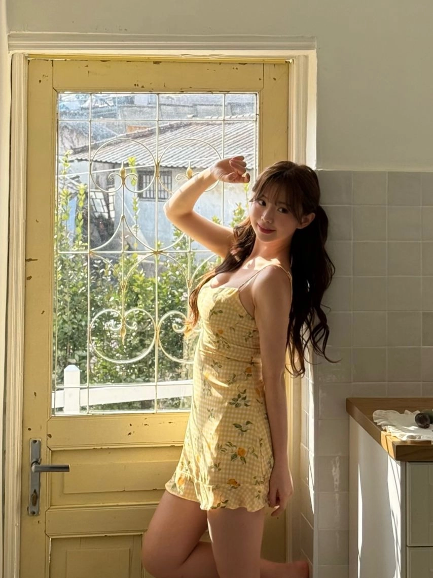 치어리더 김나연 허벅지 사복 노란 끈나시