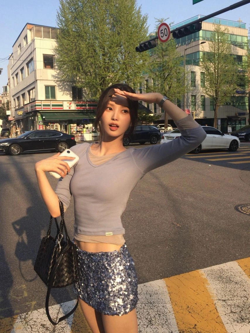치어리더 김정원 허리 라인 죽이는 반짝이는 초미니 스커트