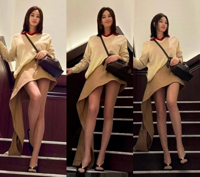 '56세' 김혜수, 파격 초미니 각선미