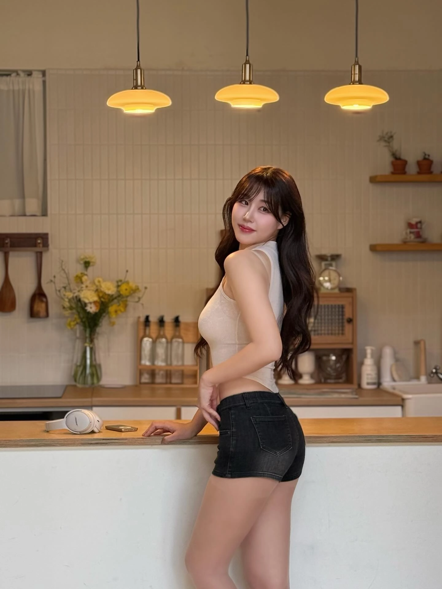 치어리더 김도아 꿀벅지 브라 비치는 시스루티  핫팬츠 몸매