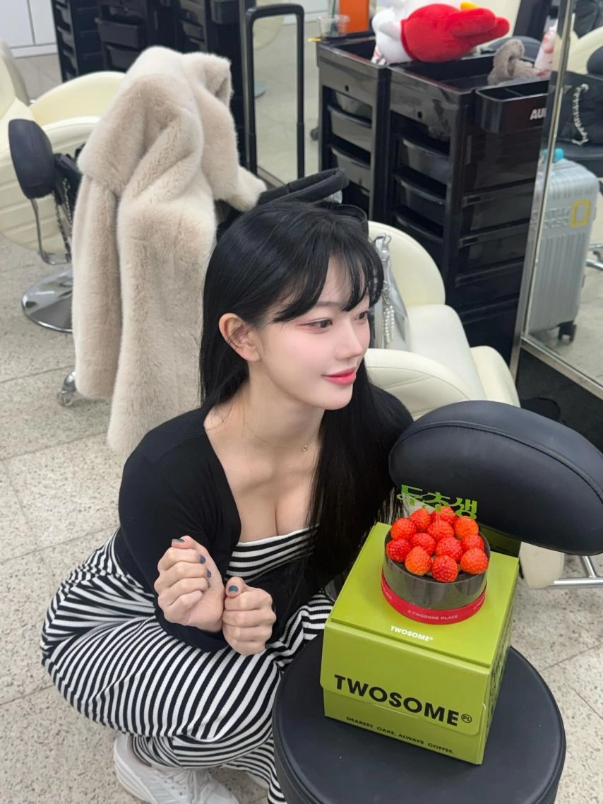 치어리더 조다정 가슴골  인별 사복 몸매