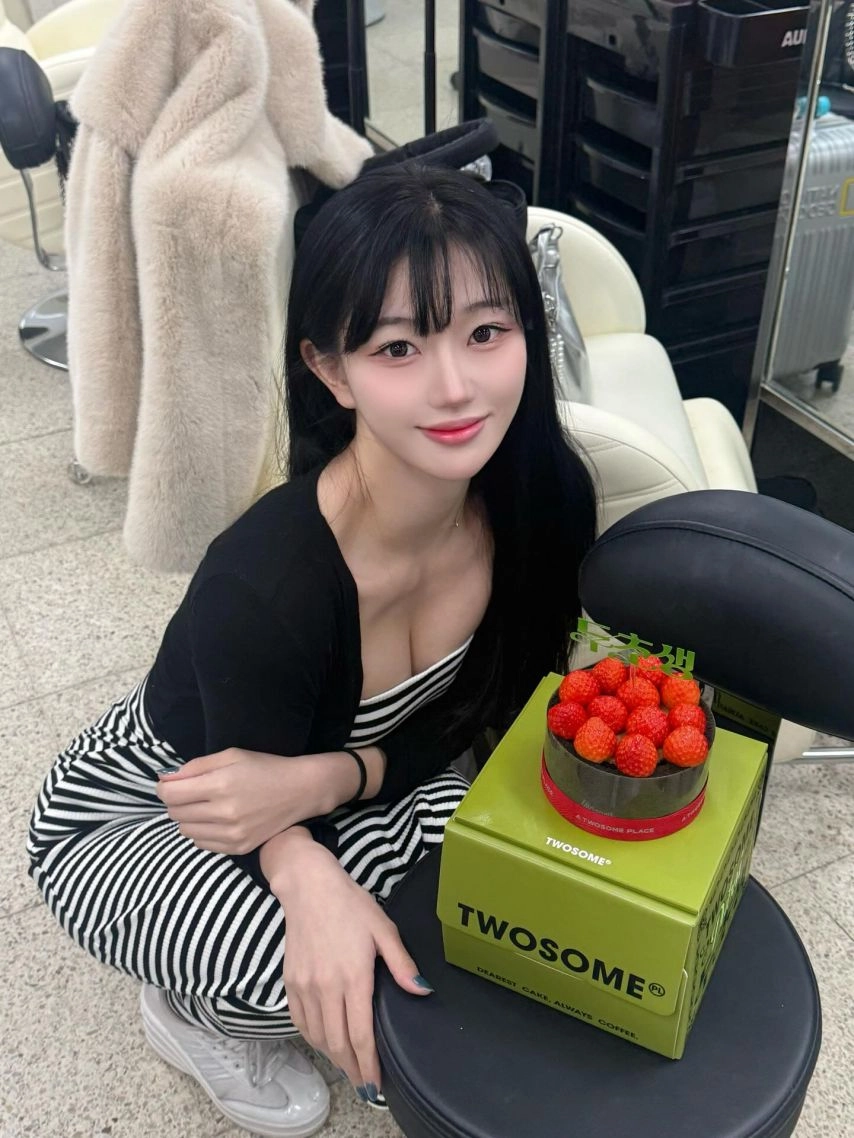 치어리더 조다정 가슴골  인별 사복 몸매