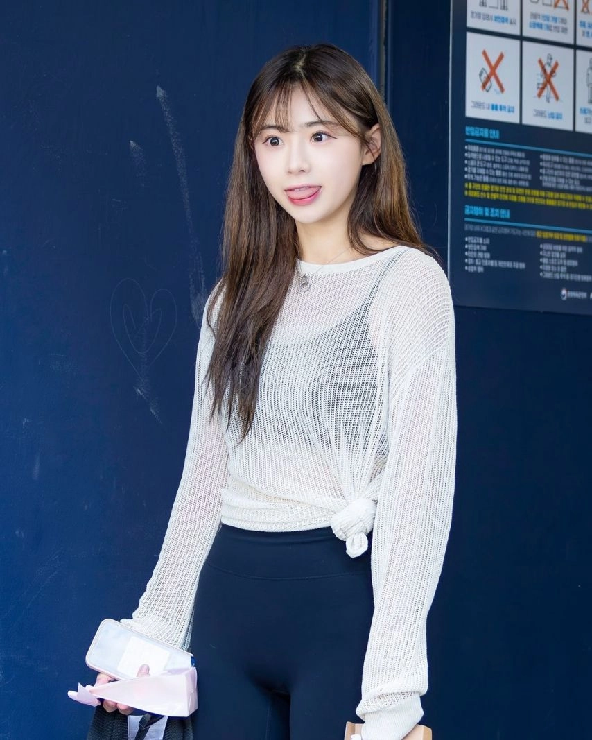 치어리더 김나연 가슴 사복 시스루속 블랙 나시 레깅스