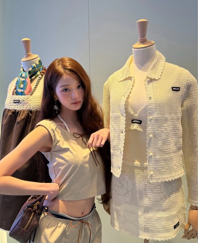 장원영, 바지 흘러내린 줄...두 눈 의심케 한 ‘파격 패션’
