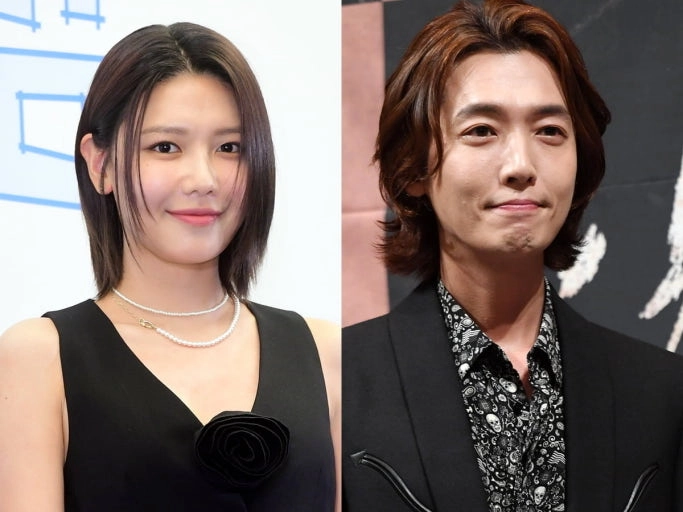 "왼손 네번째 손가락에 반지가"…최수영·정경호, 결혼설 무색하게 만든 '14년 마침표'