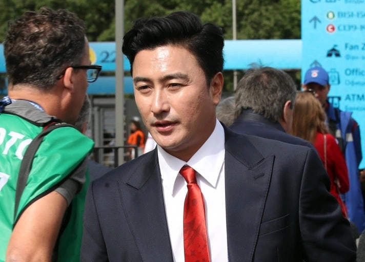 안정환, '홍명보 나가'에 말 아끼고 글로 때렸다 '감독·협회, 싹 다 바꿔야'