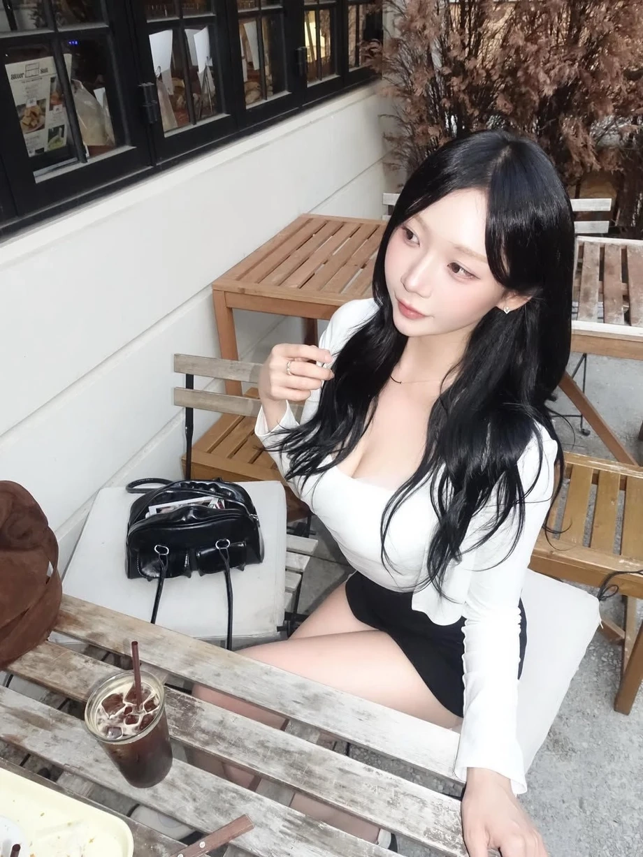 치어리더 조예린 가슴골 완벽한 여친 데이트룩