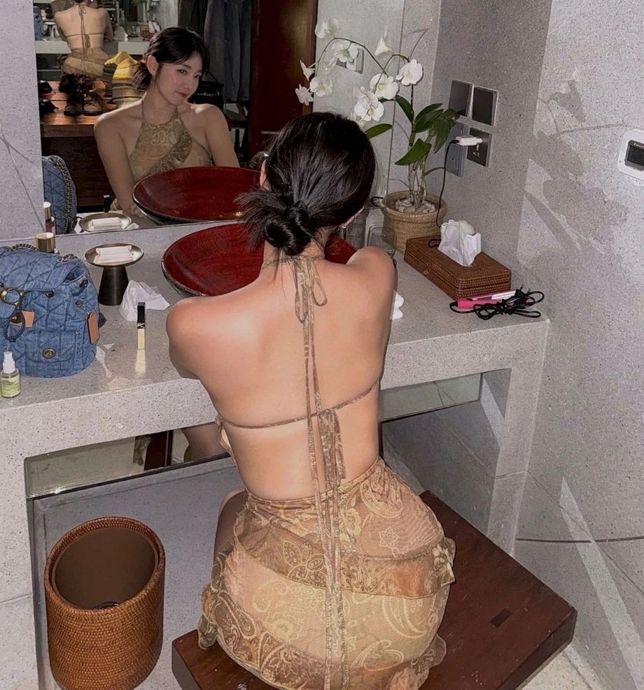치어리더 안지현 야벅지 시원한 비키니 뒤태