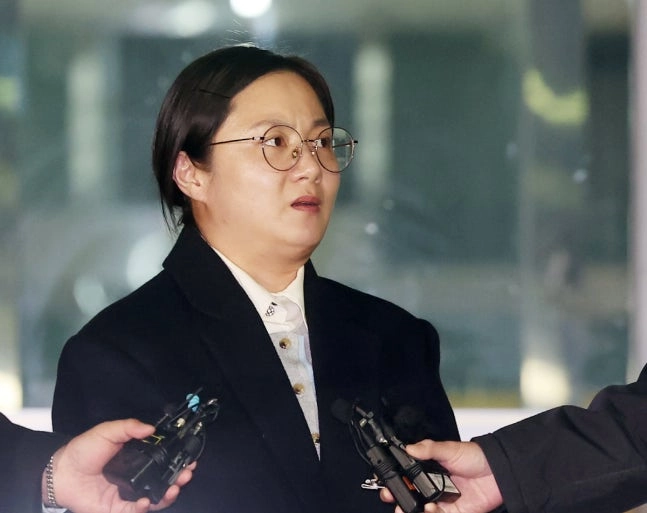 박나래 '자택 절도' 반전…매니저 정보 넘긴 전 남친 '무혐의 처분'