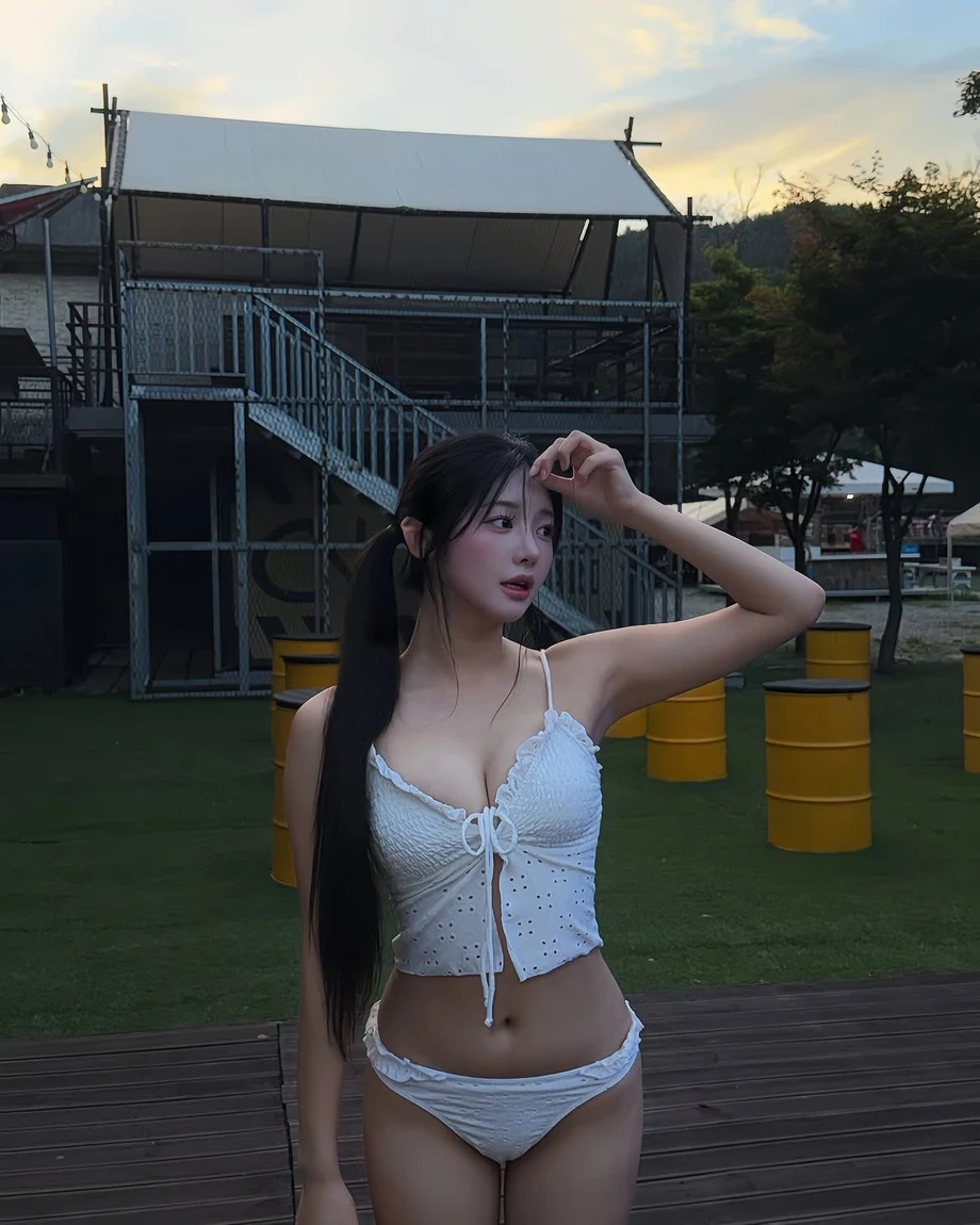 치어리더 고가빈 야꼽 화이트 비키니 몸매