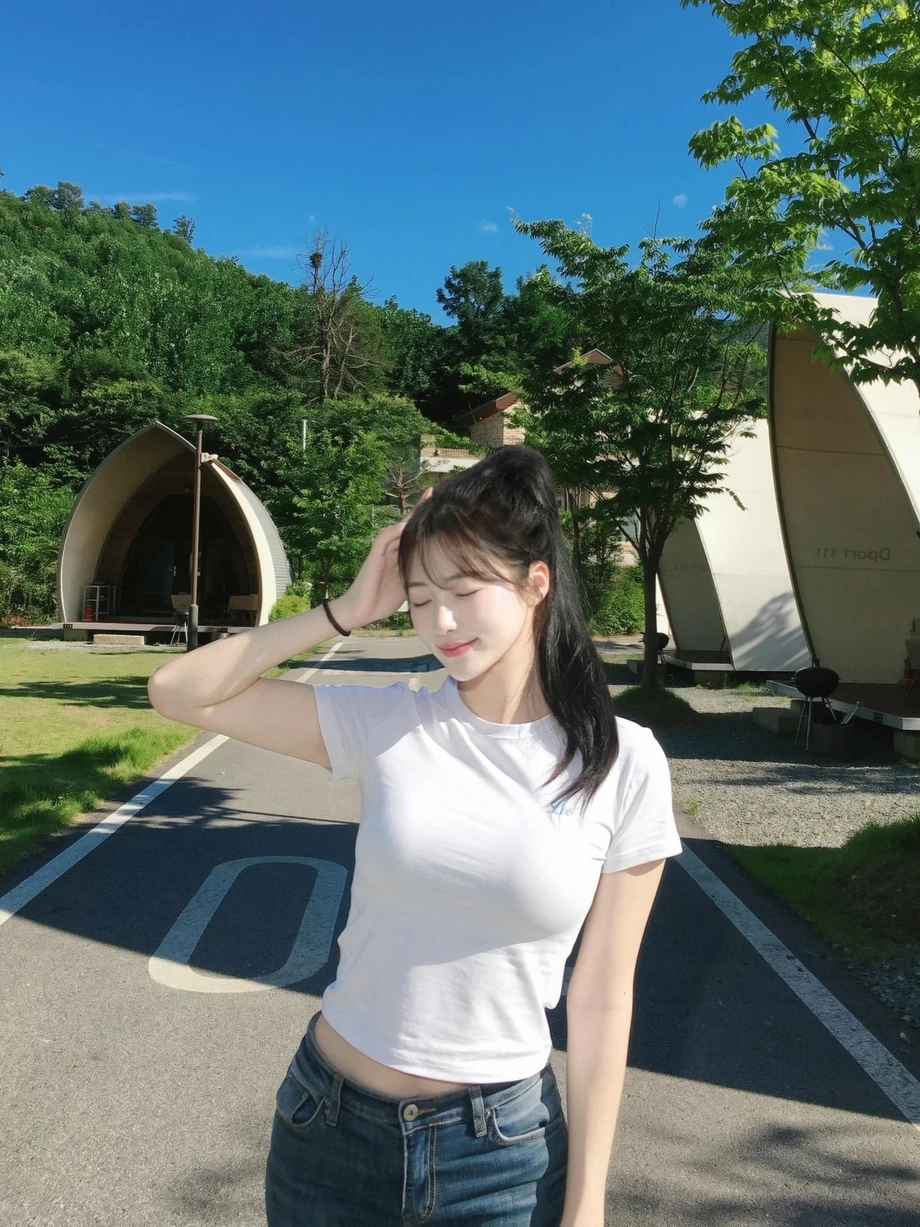 치어리더 박민서 가슴 봉긋 흰티 청바지 몸매