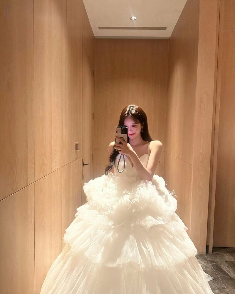 치어리더 이아영 가슴골 한 마리의 고고한 학 같은 미모