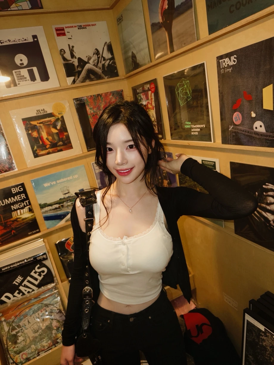 치어리더 조연주 가슴 묵직 사복 흰나시