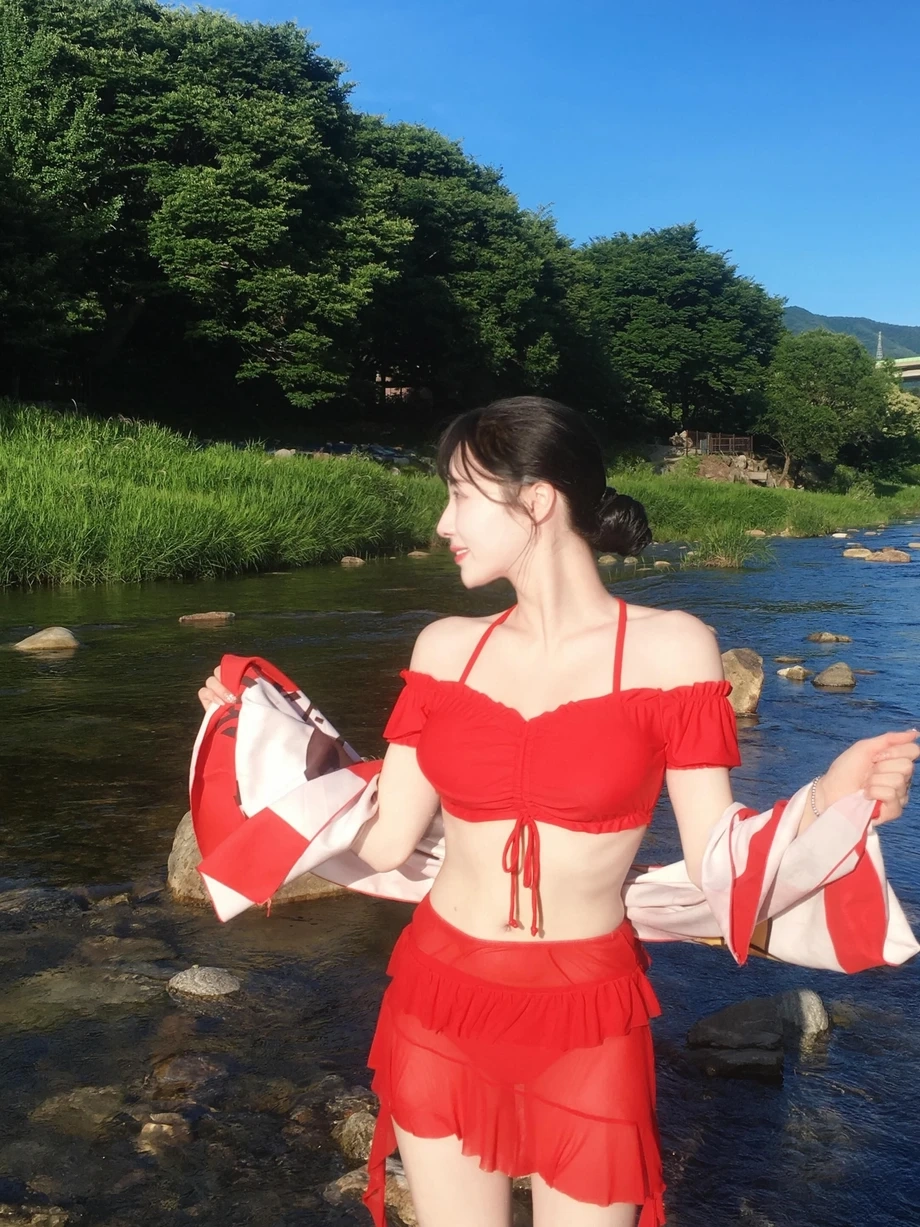 치어리더 박민서 야꼽 계곡에서 빨간 프릴 비키니