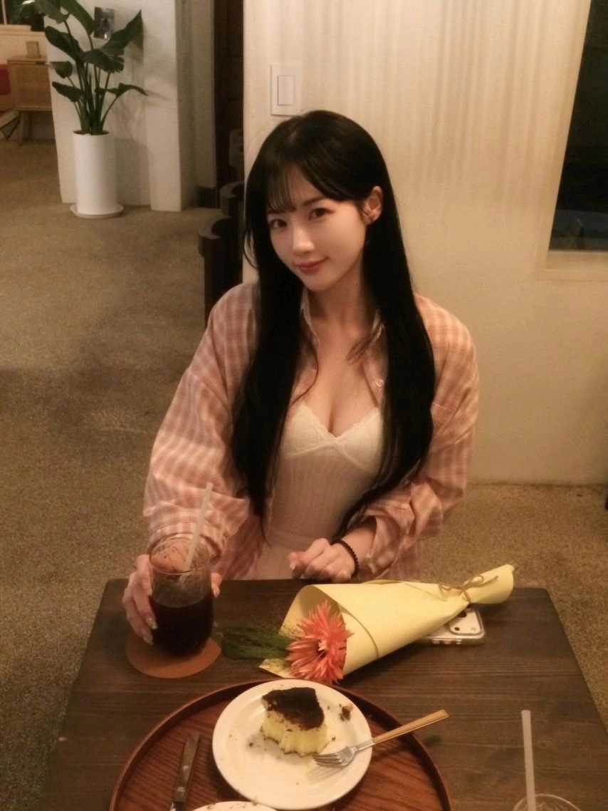 치어리더 박민서 가슴골 사복 데이트 여친룩
