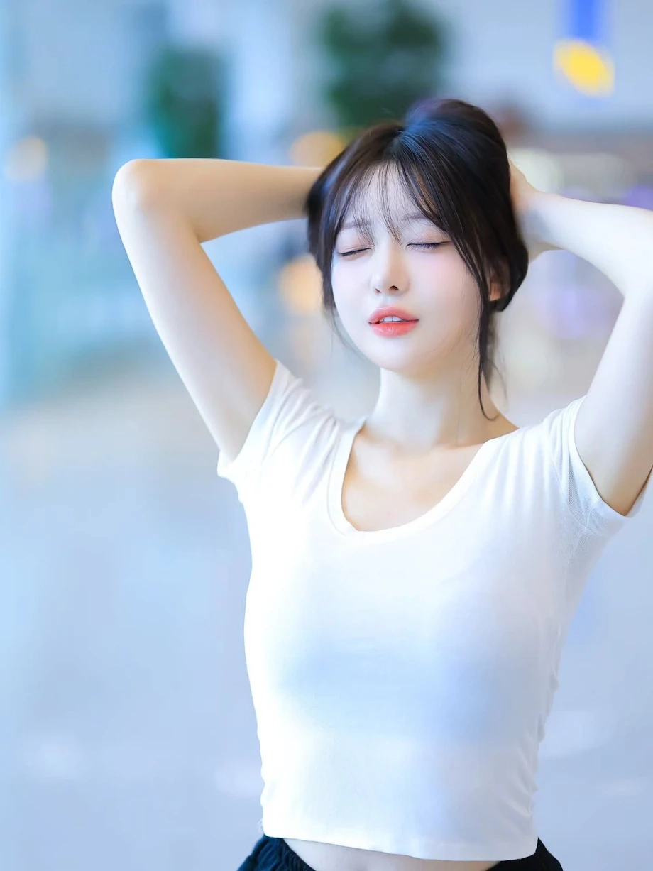 치어리더 권희원 가슴 봉긋  흰티 아이돌급 미모