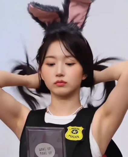 머리 넘기며 은근슬겨 해주는 엔믹스 해원