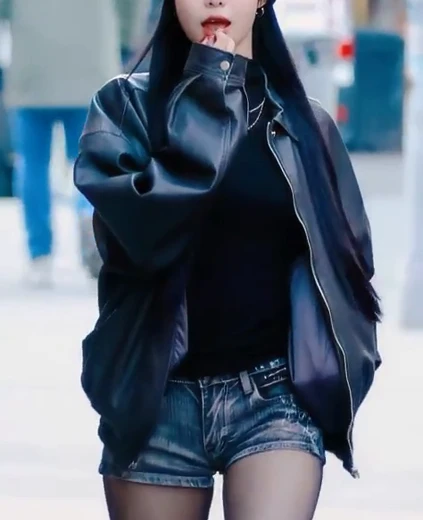 이안 허벅지 검정 비니 쓴 청핫팬츠 각선미
