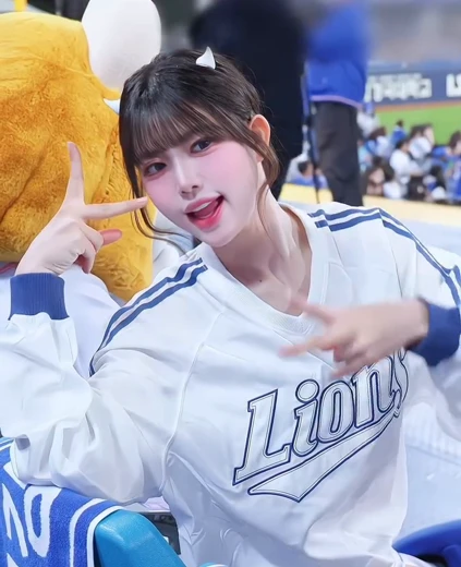 치어리더 박지영 목선 직캠 카메라에 포즈