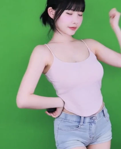 김팥순 허벅지 시원한 핑크 끈나시  청핫팬츠