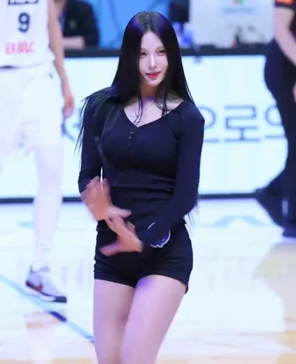 치어리더 신비 엉덩이 앞단추 블랙 밀착티