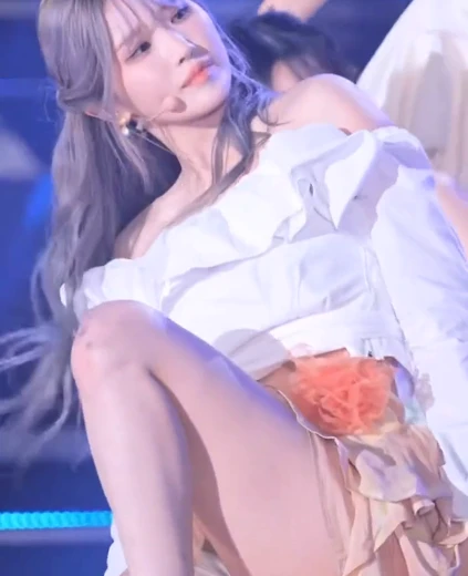 프나 송하영 엉벅지 순백색 속치마