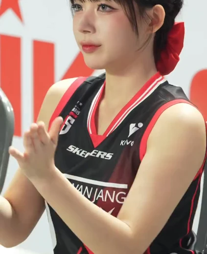 하지원 겨드랑이 단발 민소매 응원