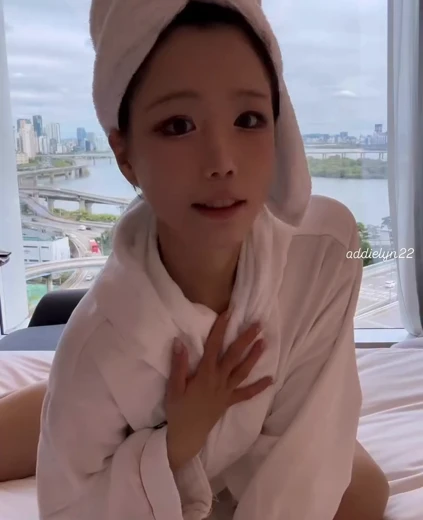 에디린 알가슴골 호캉스 즐기는 남친 시점 비키니