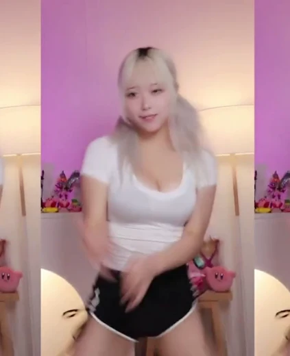 쿠라맛챠 꿀벅지 심플한 흰티 검정 돌핀팬츠 슴부먼트