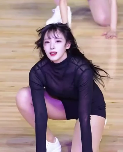 치어리더 하지원 허벅지 브라 비치는 건강미 넘치는 모습