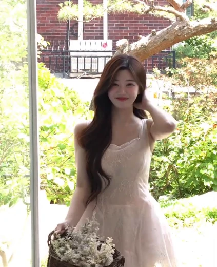 치어리더 강지은 가슴 봉긋 드레스 청순 미모