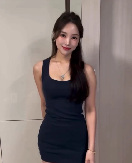 치어리더 이리안 허벅지 골반 팅기는 검정 원피스