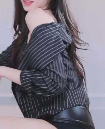 바우치 빵댕이 심봉사도 이거 볼라고 눈뜨겠노
