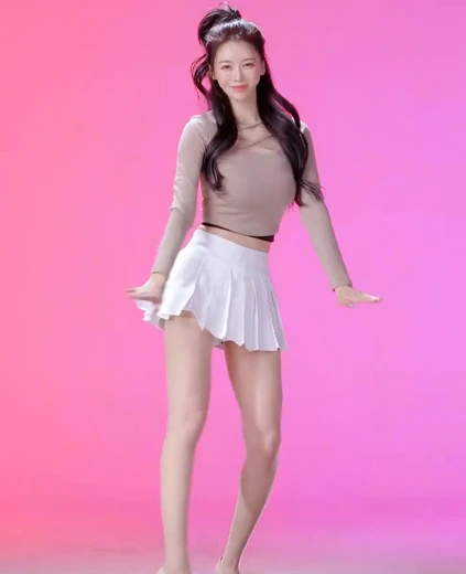 치어리더 이아영 허벅지 찰랑이는 흰 테니스 치마 블랙 속바지