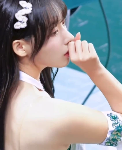 치어리더 하지원 어깨 오늘도 미모 갱신한 얼굴