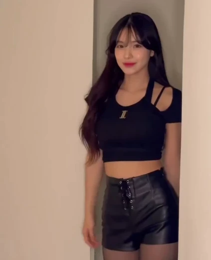 치어리더 이다혜 허벅지 벽잡고 털기 댄스 빠져든다
